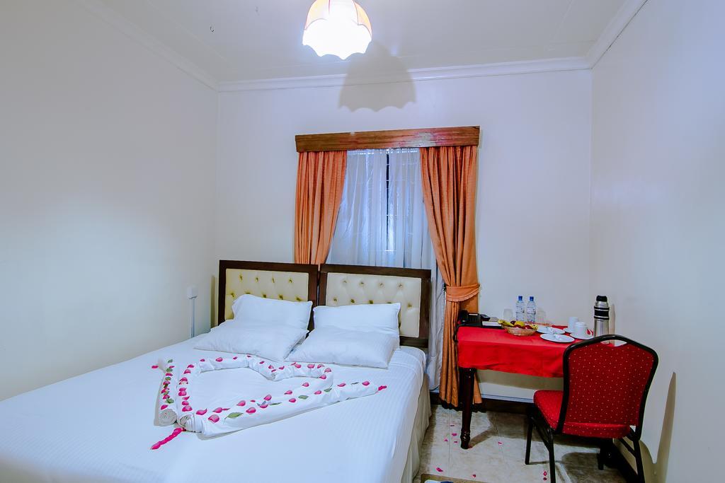 Chak Guesthouse & Conference Center 나이로비 외부 사진